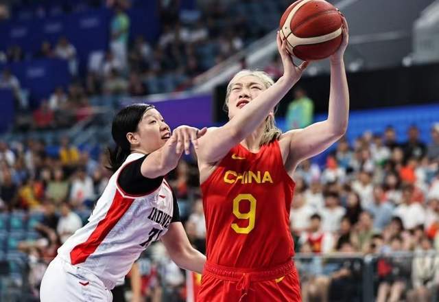 亚运会：中国女篮大胜印度尼西亚喜迎两连胜，李梦18分李月汝两双