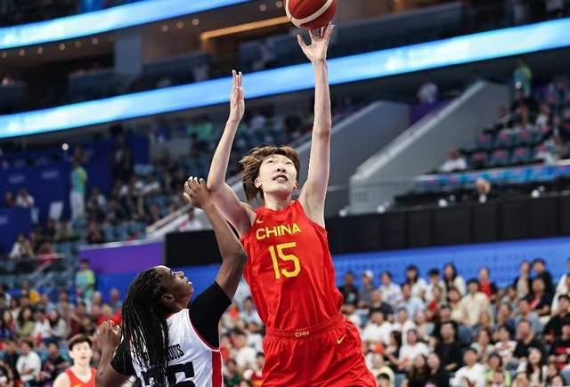 亚运会：中国女篮大胜印度尼西亚喜迎两连胜，李梦18分李月汝两双