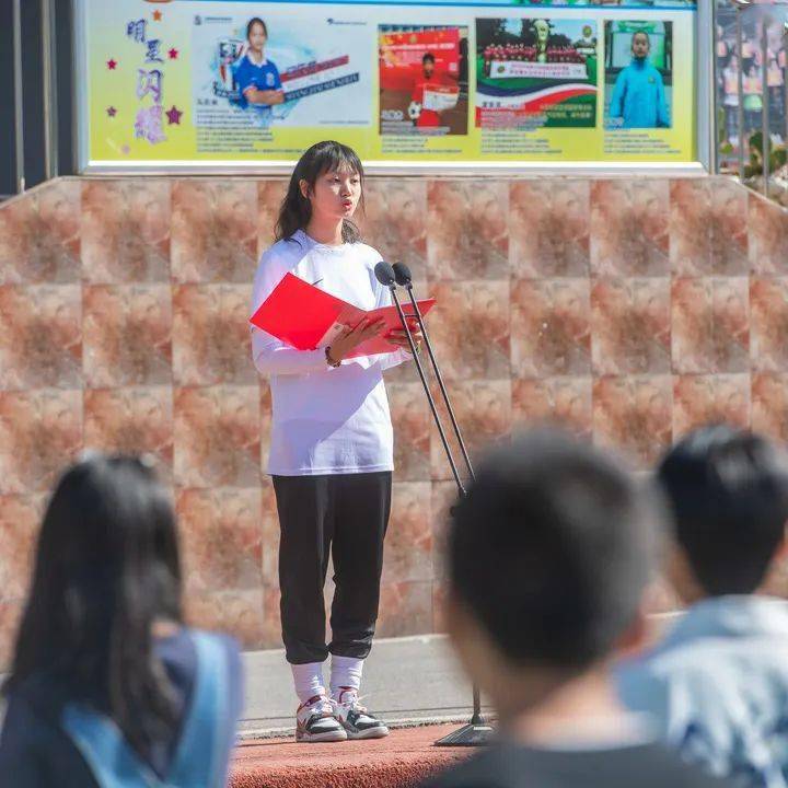 央媒点赞！看重庆石柱三河镇小学女子足球队，如何“踢”出精彩人生