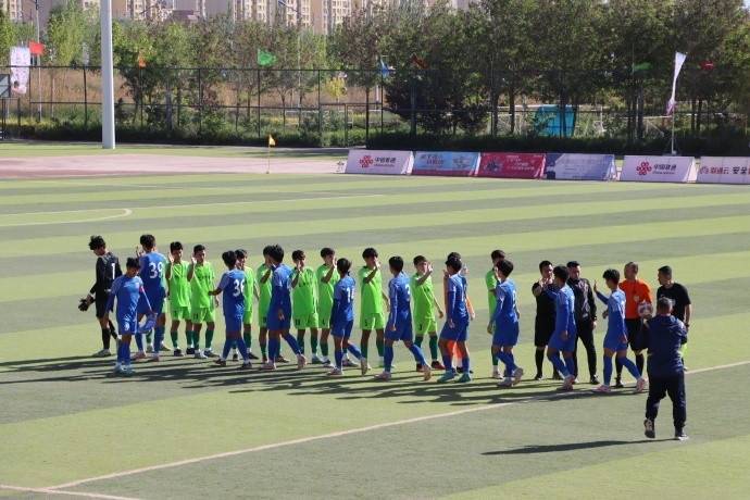 上海申花U17队获得“喀什杯”中亚五国青少年足球邀请赛亚军