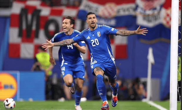 欧洲杯神剧本！第98分钟绝平，意大利1-1压哨出线，克罗地亚读秒崩盘！