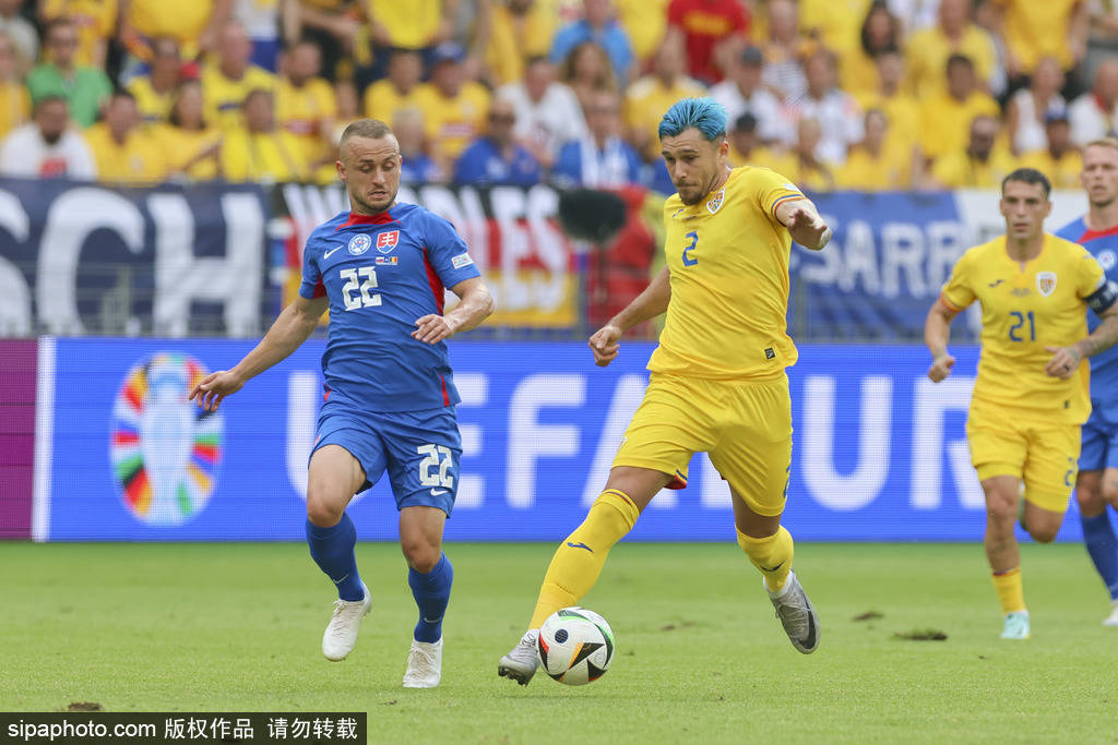 欧洲杯-杜达头球破门 罗马尼亚获争议点球半场1-1斯洛伐克