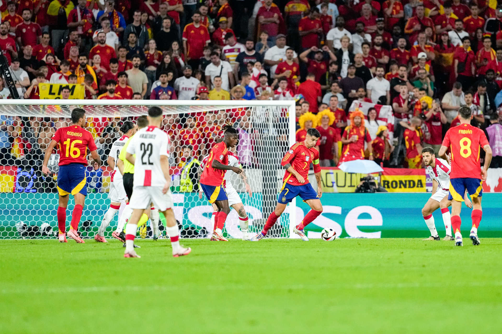 一场4-1把西班牙送到东道主面前，欧洲杯决赛提前打响，董路：德国赢