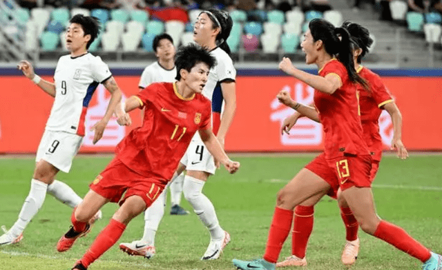 唐佳丽西甲进球后质疑中国女足，越俎代庖某高层，没病出来走两步