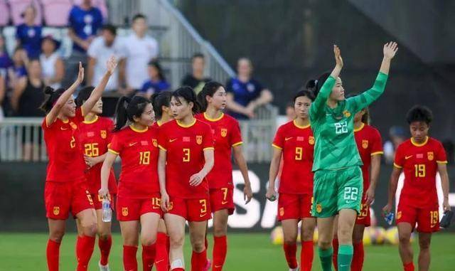 赴美热身两连败，无主帅的中国女足如何重建？