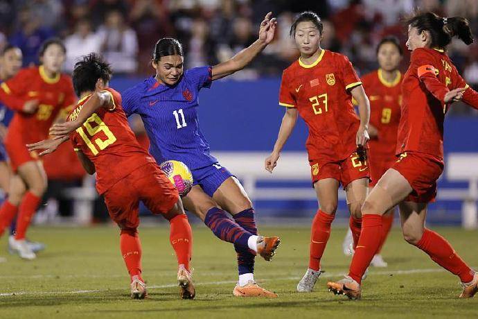 中国女足赴美热身的第二场比赛，以1:2失利，无缘与美国队热身赛