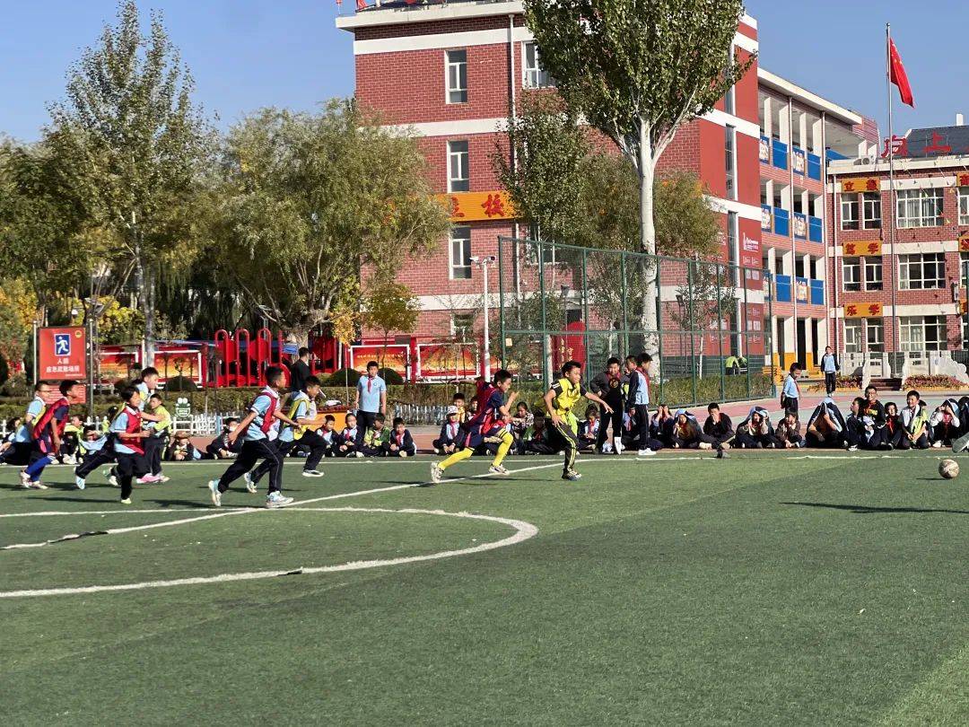 校园足球联赛助推青少年足球普及