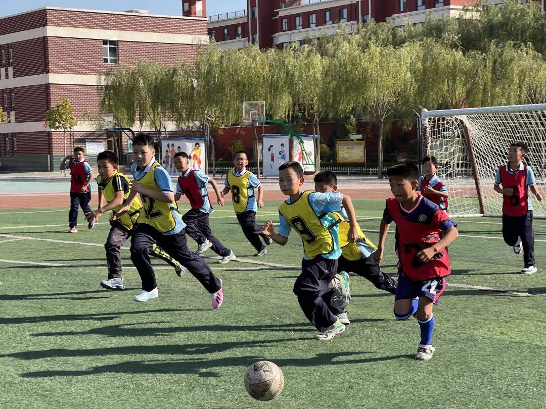 校园足球联赛助推青少年足球普及
