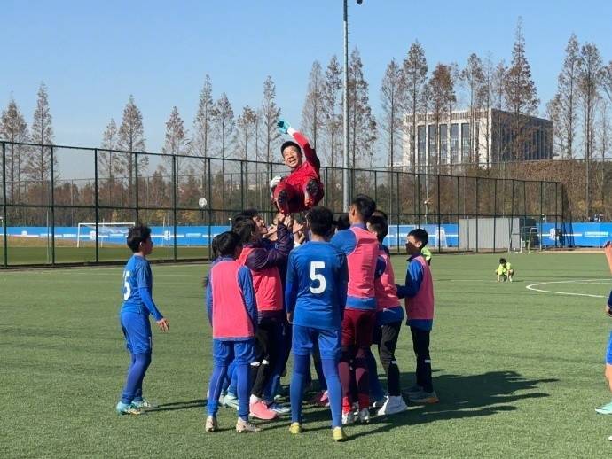 上海申花获上海市青少年俱乐部联赛（U14组）冠军