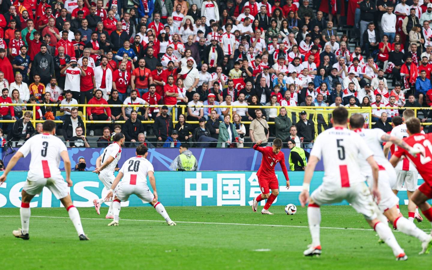 欧洲杯赛场打破C罗纪录，“土耳其梅西”才刚起步｜人物